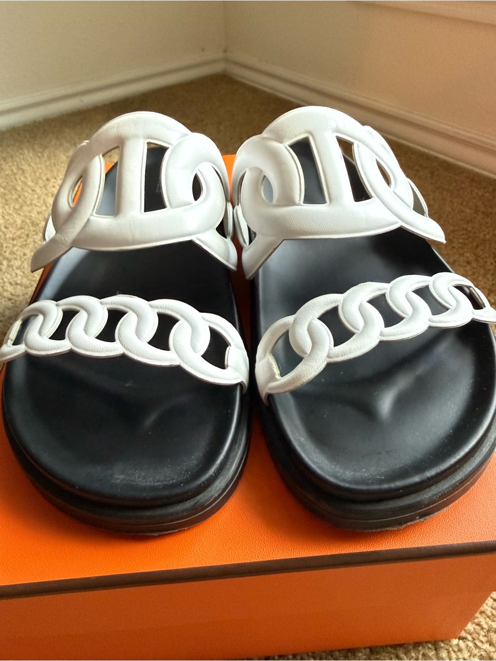 Authentic Hermes Extra Sandal, excellent used condition blanc FR39